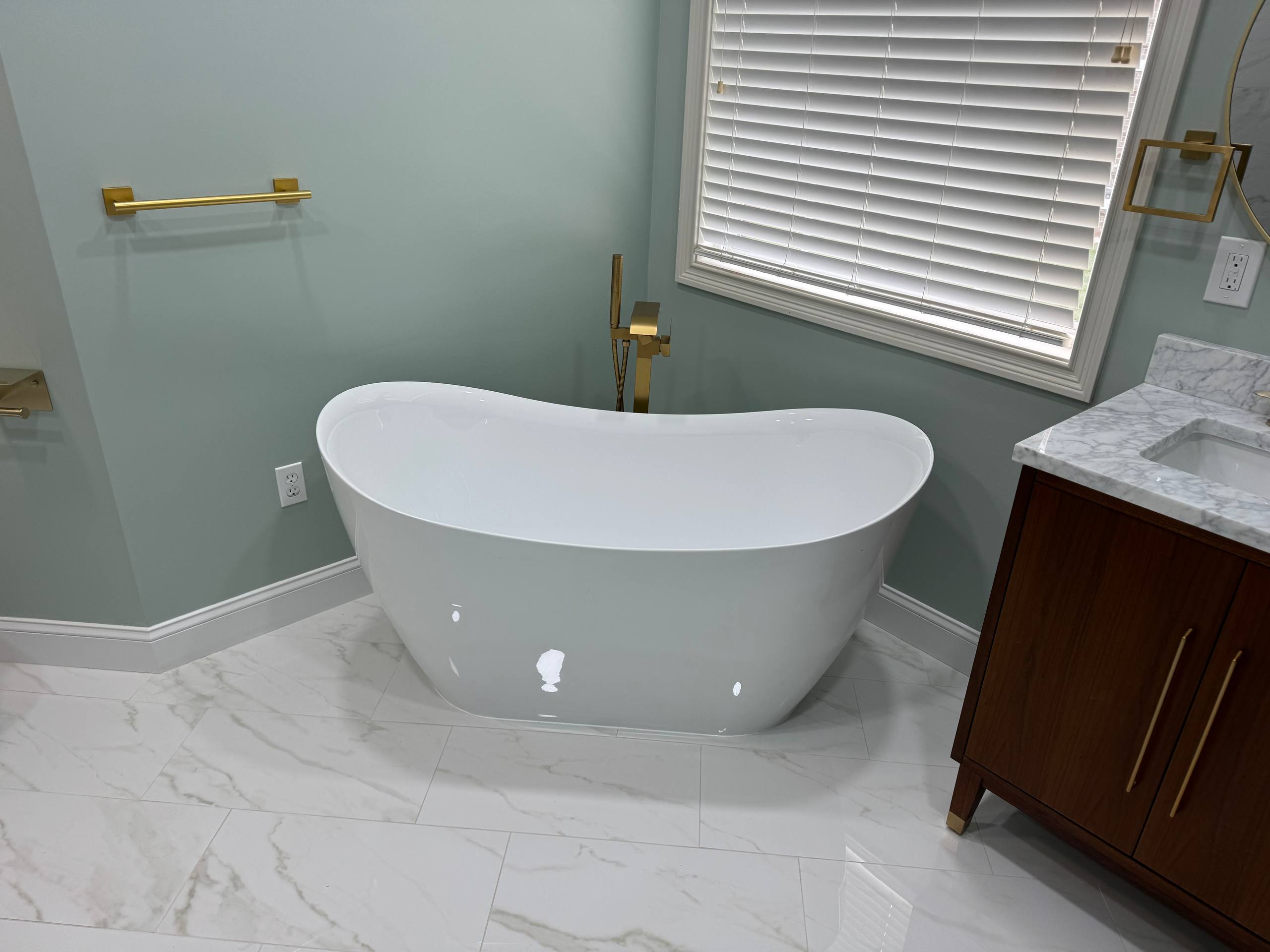 Bathroom & Tile Remodeling photo 6