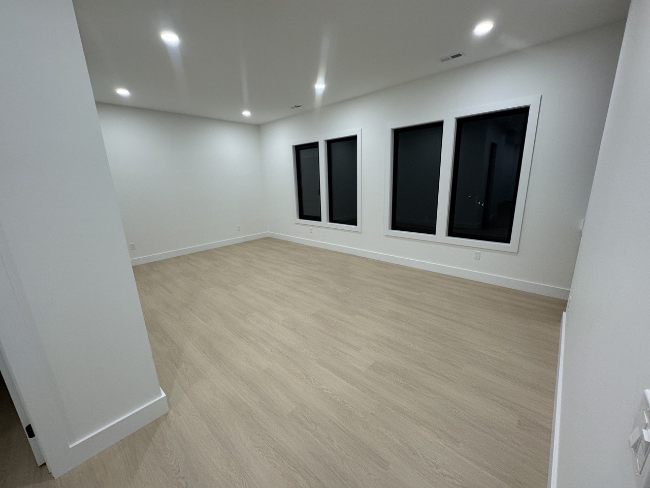 Trim, Paint & Finish Carpentry photo 5